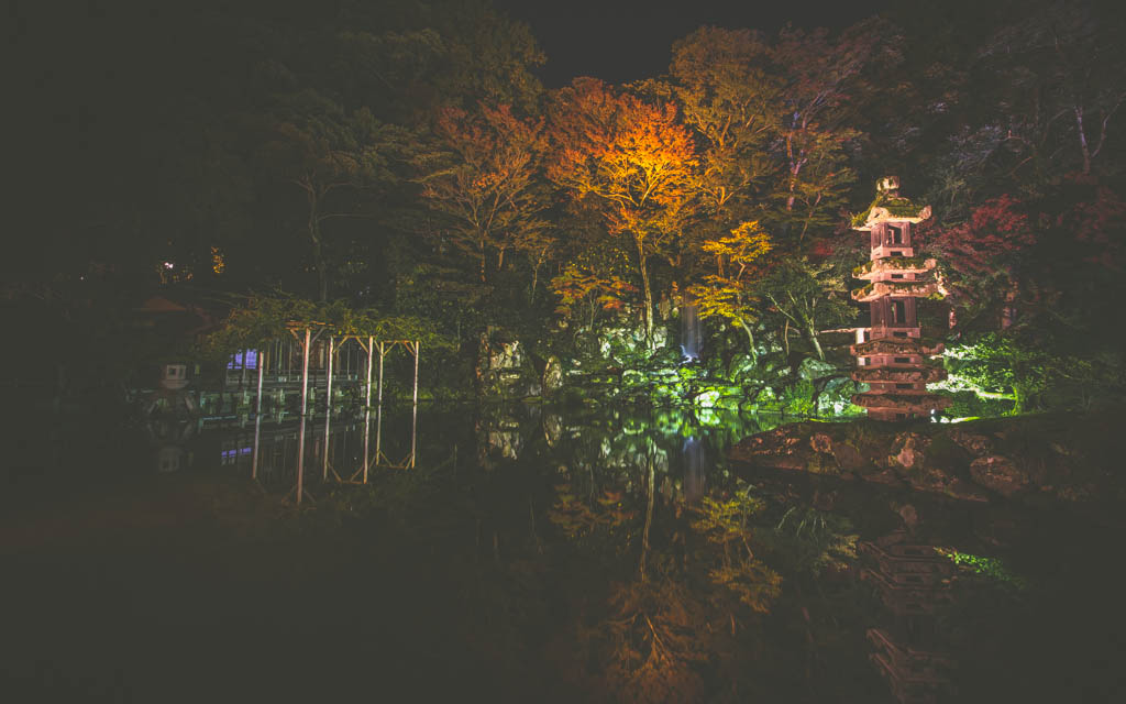 image of Kenroku-en gardens at night